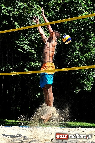 Zdjęcie w galerii na portalu naszraciborz.pl: Mistrzostwa Raciborza w siatkówce plażowej: Bulenda i Rusek najlepsi wiadomości z regionu
