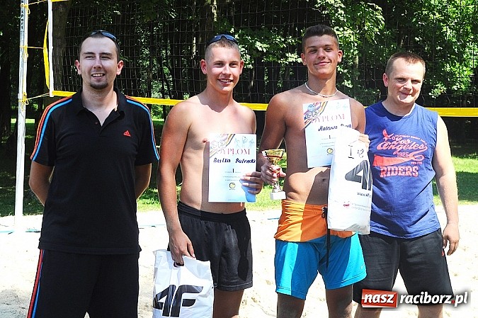 Zdjęcie w galerii na portalu naszraciborz.pl: Mistrzostwa Raciborza w siatkówce plażowej: Bulenda i Rusek najlepsi wiadomości z regionu