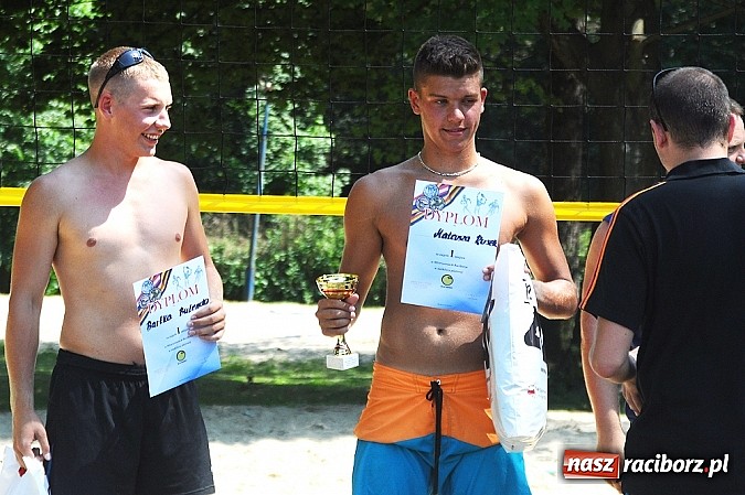 Zdjęcie w galerii na portalu naszraciborz.pl: Mistrzostwa Raciborza w siatkówce plażowej: Bulenda i Rusek najlepsi wiadomości z regionu