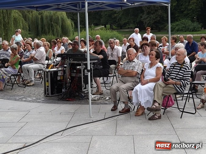 Zdjęcie w galerii na portalu naszraciborz.pl: Gwiazda czeskiej opery w Parku Roth  wiadomości z regionu