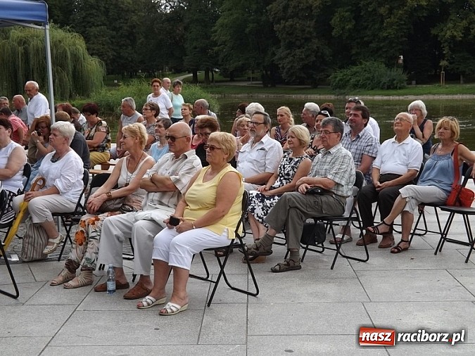 Zdjęcie w galerii na portalu naszraciborz.pl: Gwiazda czeskiej opery w Parku Roth  wiadomości z regionu