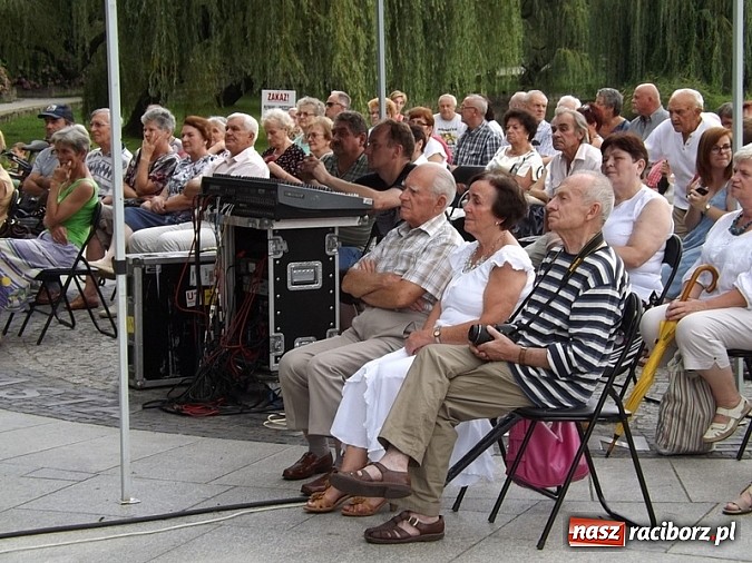 Zdjęcie w galerii na portalu naszraciborz.pl: Gwiazda czeskiej opery w Parku Roth  wiadomości z regionu