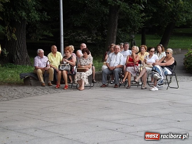 Zdjęcie w galerii na portalu naszraciborz.pl: Gwiazda czeskiej opery w Parku Roth  wiadomości z regionu