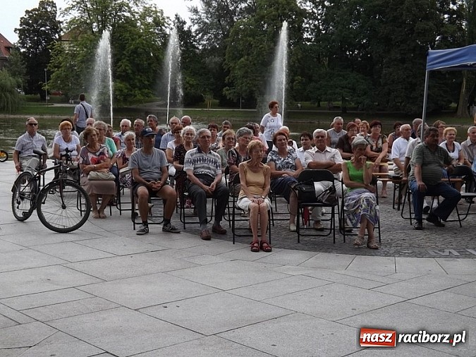 Zdjęcie w galerii na portalu naszraciborz.pl: Gwiazda czeskiej opery w Parku Roth  wiadomości z regionu