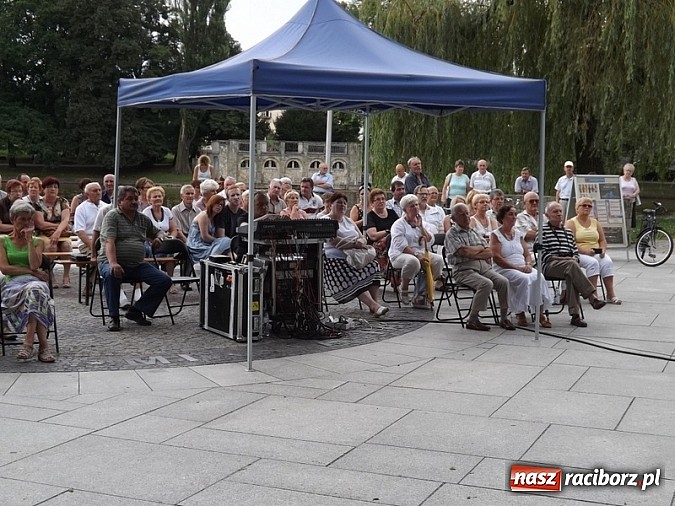 Zdjęcie w galerii na portalu naszraciborz.pl: Gwiazda czeskiej opery w Parku Roth  wiadomości z regionu
