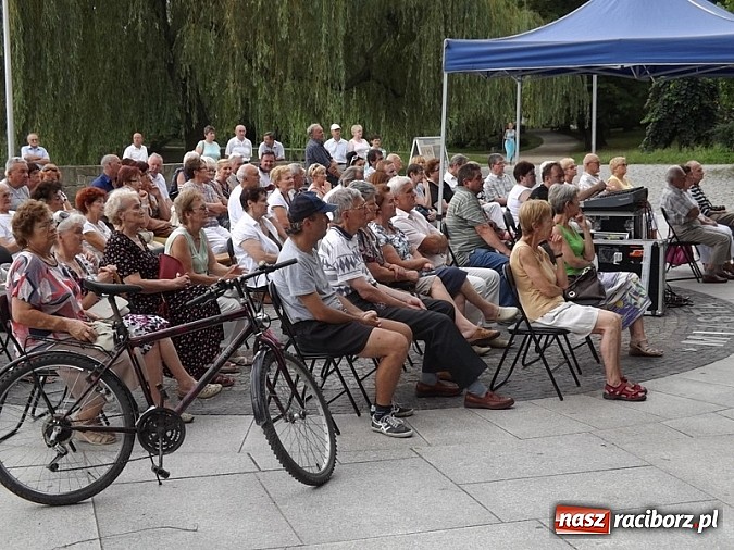 Zdjęcie w galerii na portalu naszraciborz.pl: Gwiazda czeskiej opery w Parku Roth  wiadomości z regionu