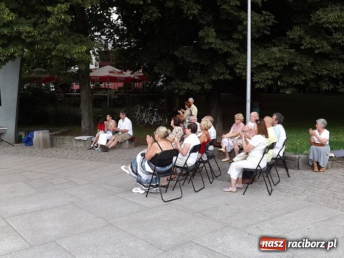 Zdjęcie w galerii na portalu naszraciborz.pl: Gwiazda czeskiej opery w Parku Roth  wiadomości z regionu