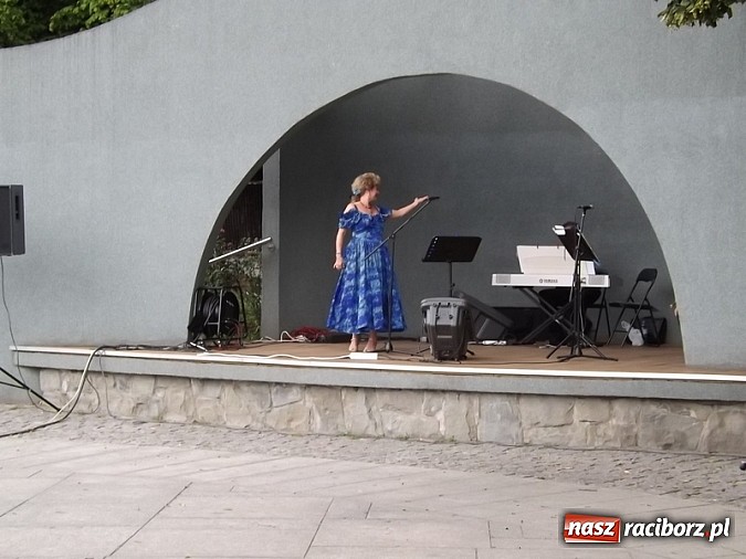 Zdjęcie w galerii na portalu naszraciborz.pl: Gwiazda czeskiej opery w Parku Roth  wiadomości z regionu