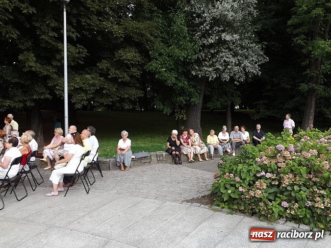 Zdjęcie w galerii na portalu naszraciborz.pl: Gwiazda czeskiej opery w Parku Roth  wiadomości z regionu