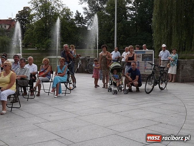 Zdjęcie w galerii na portalu naszraciborz.pl: Gwiazda czeskiej opery w Parku Roth  wiadomości z regionu