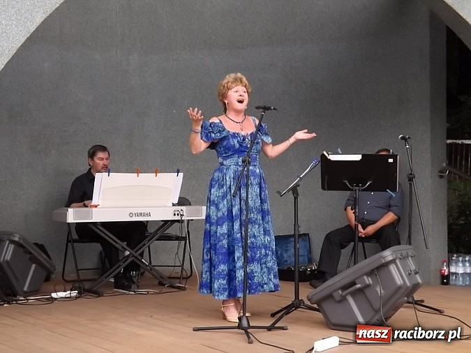 Zdjęcie w galerii na portalu naszraciborz.pl: Gwiazda czeskiej opery w Parku Roth  wiadomości z regionu