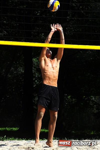 Zdjęcie w galerii na portalu naszraciborz.pl: Denis Psota i Patryk Smuda wygrali turniej siatkówki plażowej wiadomości z regionu