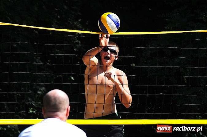 Zdjęcie w galerii na portalu naszraciborz.pl: Denis Psota i Patryk Smuda wygrali turniej siatkówki plażowej wiadomości z regionu