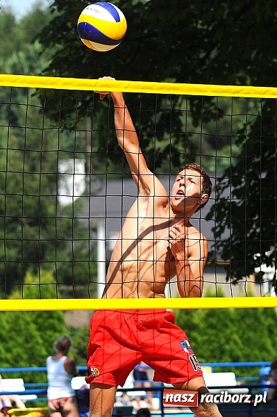 Zdjęcie w galerii na portalu naszraciborz.pl: Denis Psota i Patryk Smuda wygrali turniej siatkówki plażowej wiadomości z regionu