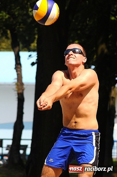 Zdjęcie w galerii na portalu naszraciborz.pl: Denis Psota i Patryk Smuda wygrali turniej siatkówki plażowej wiadomości z regionu