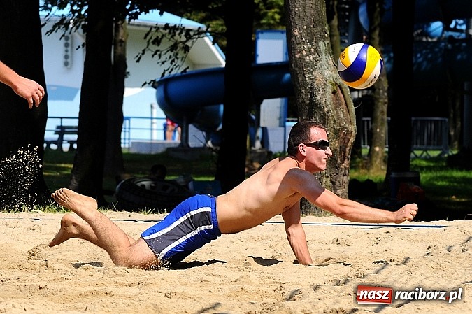Zdjęcie w galerii na portalu naszraciborz.pl: Denis Psota i Patryk Smuda wygrali turniej siatkówki plażowej wiadomości z regionu