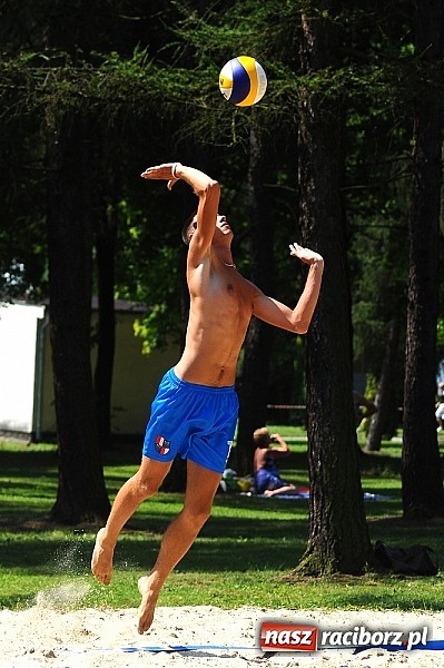 Zdjęcie w galerii na portalu naszraciborz.pl: Denis Psota i Patryk Smuda wygrali turniej siatkówki plażowej wiadomości z regionu
