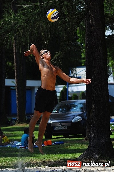 Zdjęcie w galerii na portalu naszraciborz.pl: Denis Psota i Patryk Smuda wygrali turniej siatkówki plażowej wiadomości z regionu