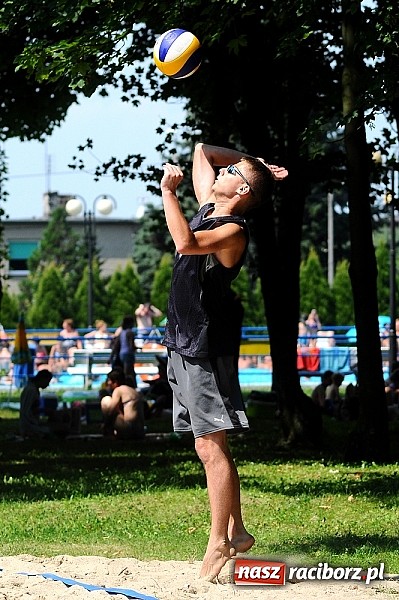 Zdjęcie w galerii na portalu naszraciborz.pl: Denis Psota i Patryk Smuda wygrali turniej siatkówki plażowej wiadomości z regionu