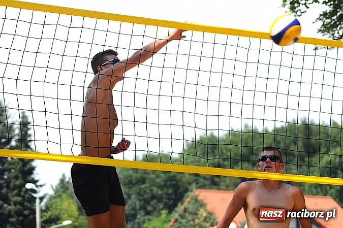 Zdjęcie w galerii na portalu naszraciborz.pl: Denis Psota i Patryk Smuda wygrali turniej siatkówki plażowej wiadomości z regionu
