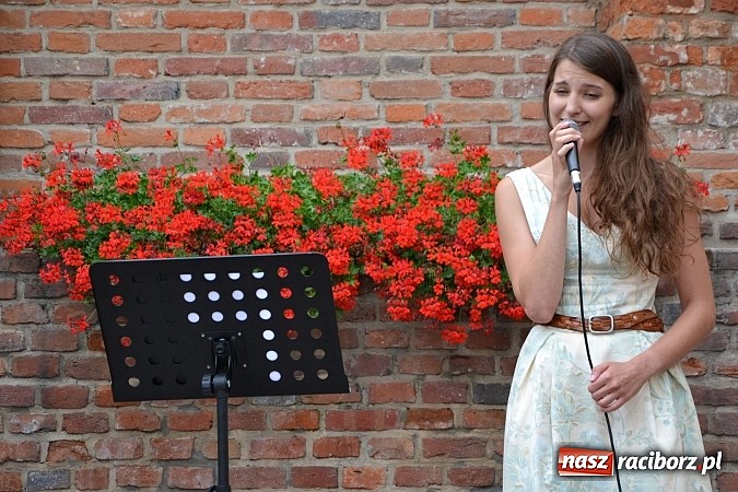 Zdjęcie w galerii na portalu naszraciborz.pl: Wspomnienia z 20 lat Mirażu, czyli piosenki na zamku czar wiadomości z regionu