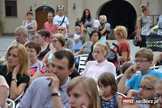Zdjęcie w galerii na portalu naszraciborz.pl: Wspomnienia z 20 lat Mirażu, czyli piosenki na zamku czar wiadomości z regionu