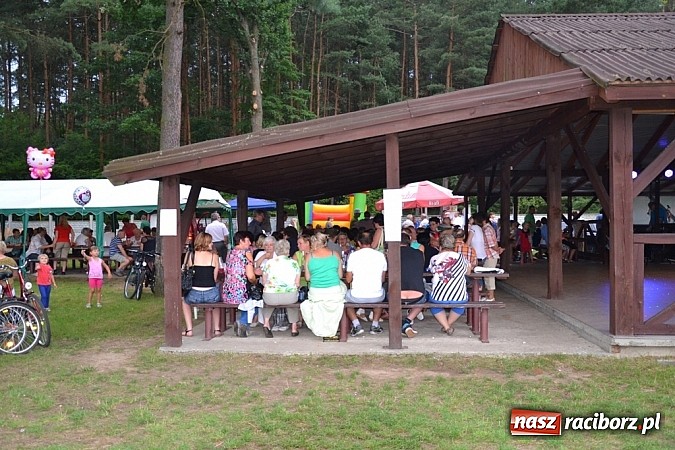 Zdjęcie w galerii na portalu naszraciborz.pl: Siata, rzut beretem i koncert Lukowskich. Ruda Kozielska balowała po raz drugi wiadomości z regionu