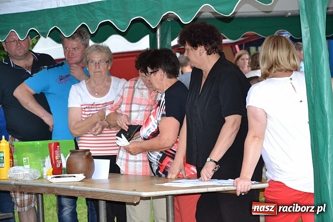 Zdjęcie w galerii na portalu naszraciborz.pl: Siata, rzut beretem i koncert Lukowskich. Ruda Kozielska balowała po raz drugi wiadomości z regionu