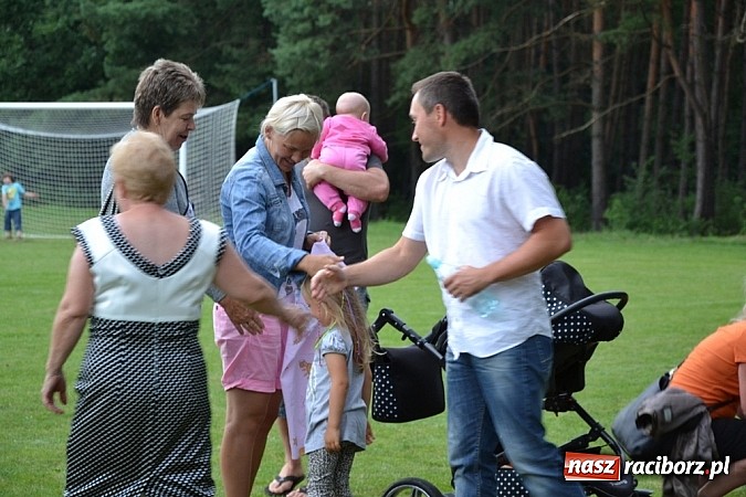 Zdjęcie w galerii na portalu naszraciborz.pl: Siata, rzut beretem i koncert Lukowskich. Ruda Kozielska balowała po raz drugi wiadomości z regionu