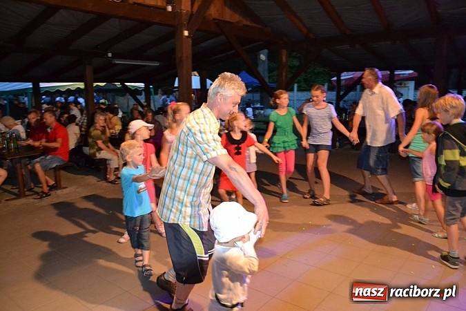 Zdjęcie w galerii na portalu naszraciborz.pl: Siata, rzut beretem i koncert Lukowskich. Ruda Kozielska balowała po raz drugi wiadomości z regionu