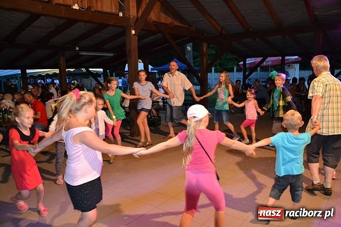 Zdjęcie w galerii na portalu naszraciborz.pl: Siata, rzut beretem i koncert Lukowskich. Ruda Kozielska balowała po raz drugi wiadomości z regionu