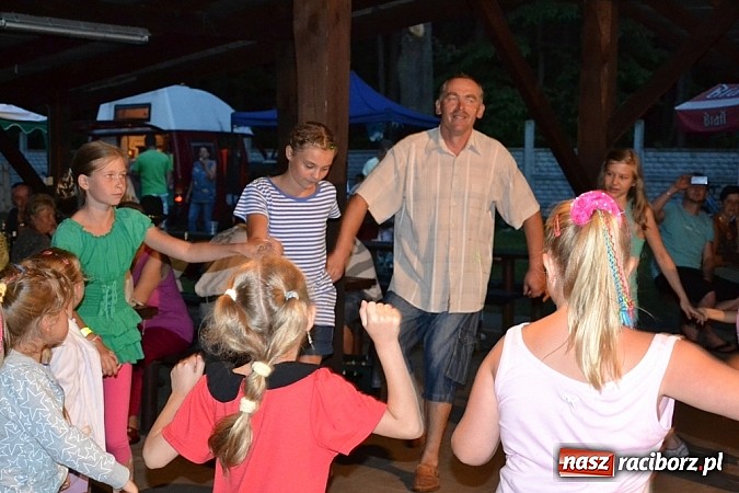 Zdjęcie w galerii na portalu naszraciborz.pl: Siata, rzut beretem i koncert Lukowskich. Ruda Kozielska balowała po raz drugi wiadomości z regionu