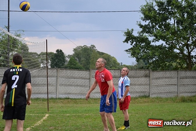 Zdjęcie w galerii na portalu naszraciborz.pl: Siata, rzut beretem i koncert Lukowskich. Ruda Kozielska balowała po raz drugi wiadomości z regionu