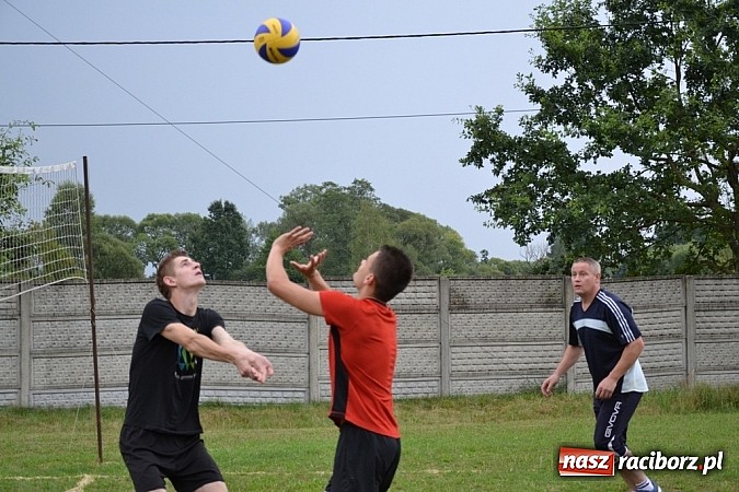 Zdjęcie w galerii na portalu naszraciborz.pl: Siata, rzut beretem i koncert Lukowskich. Ruda Kozielska balowała po raz drugi wiadomości z regionu