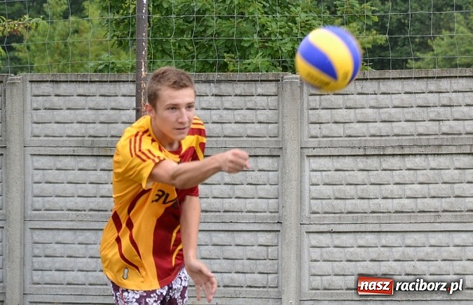 Zdjęcie w galerii na portalu naszraciborz.pl: Siata, rzut beretem i koncert Lukowskich. Ruda Kozielska balowała po raz drugi wiadomości z regionu