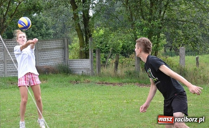 Zdjęcie w galerii na portalu naszraciborz.pl: Siata, rzut beretem i koncert Lukowskich. Ruda Kozielska balowała po raz drugi wiadomości z regionu