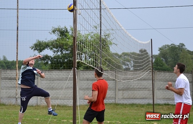 Zdjęcie w galerii na portalu naszraciborz.pl: Siata, rzut beretem i koncert Lukowskich. Ruda Kozielska balowała po raz drugi wiadomości z regionu