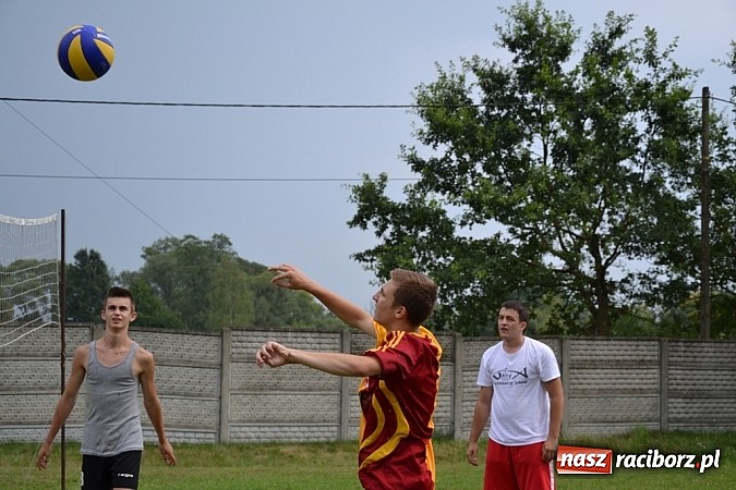 Zdjęcie w galerii na portalu naszraciborz.pl: Siata, rzut beretem i koncert Lukowskich. Ruda Kozielska balowała po raz drugi wiadomości z regionu