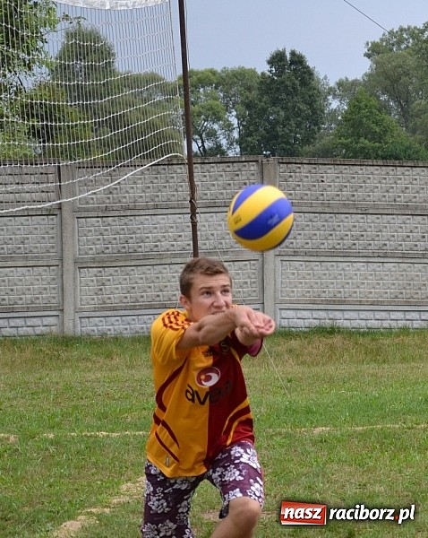 Zdjęcie w galerii na portalu naszraciborz.pl: Siata, rzut beretem i koncert Lukowskich. Ruda Kozielska balowała po raz drugi wiadomości z regionu