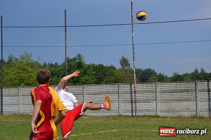 Zdjęcie w galerii na portalu naszraciborz.pl: Siata, rzut beretem i koncert Lukowskich. Ruda Kozielska balowała po raz drugi wiadomości z regionu