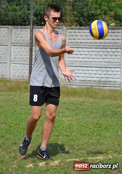 Zdjęcie w galerii na portalu naszraciborz.pl: Siata, rzut beretem i koncert Lukowskich. Ruda Kozielska balowała po raz drugi wiadomości z regionu