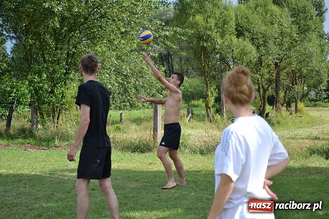 Zdjęcie w galerii na portalu naszraciborz.pl: Siata, rzut beretem i koncert Lukowskich. Ruda Kozielska balowała po raz drugi wiadomości z regionu