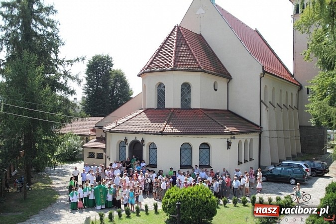 Zdjęcie w galerii na portalu naszraciborz.pl: Parafia w Pogrzebieniu ma nowego proboszcza wiadomości z regionu