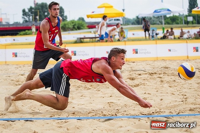 Zdjęcie w galerii na portalu naszraciborz.pl: Śląsk: Zobacz, jak grają mistrzowie wiadomości z regionu