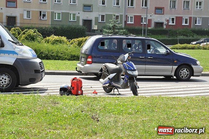 Zdjęcie w galerii na portalu naszraciborz.pl: Złe samopoczucie powodem wywrotki motocyklisty na rondzie wiadomości z regionu