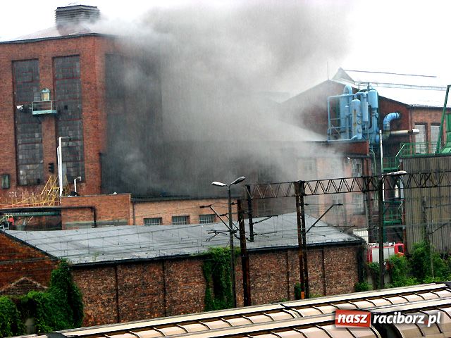 Zdjęcie w galerii na portalu naszraciborz.pl: Pożar oleju w nieczynnej cukrowni wiadomości z regionu
