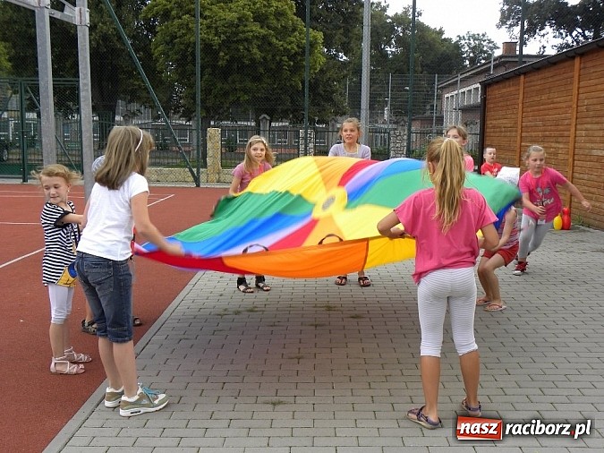 Zdjęcie w galerii na portalu naszraciborz.pl:  Lato z biblioteką. Samba de Janeiro! wiadomości z regionu