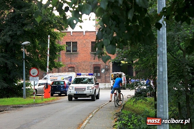 Zdjęcie w galerii na portalu naszraciborz.pl: Nieszczęśliwy wypadek w Zakładzie Karnym. Kierowca ciężarówki najechał na strażnika wiadomości z regionu