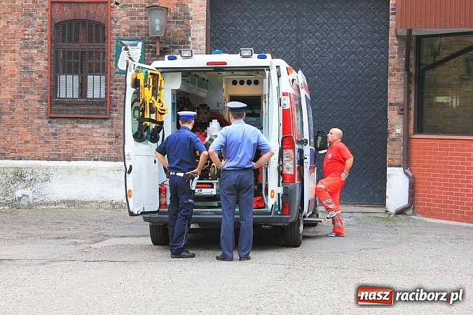 Zdjęcie w galerii na portalu naszraciborz.pl: Nieszczęśliwy wypadek w Zakładzie Karnym. Kierowca ciężarówki najechał na strażnika wiadomości z regionu