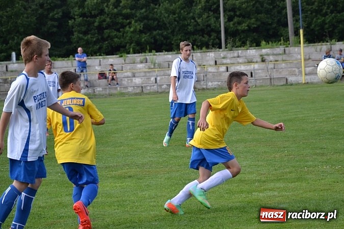 Zdjęcie w galerii na portalu naszraciborz.pl: Sparing w Jankowicach. Zwycięstwo i cenny remis. Jedlińsk nadal bez porażki! wiadomości z regionu